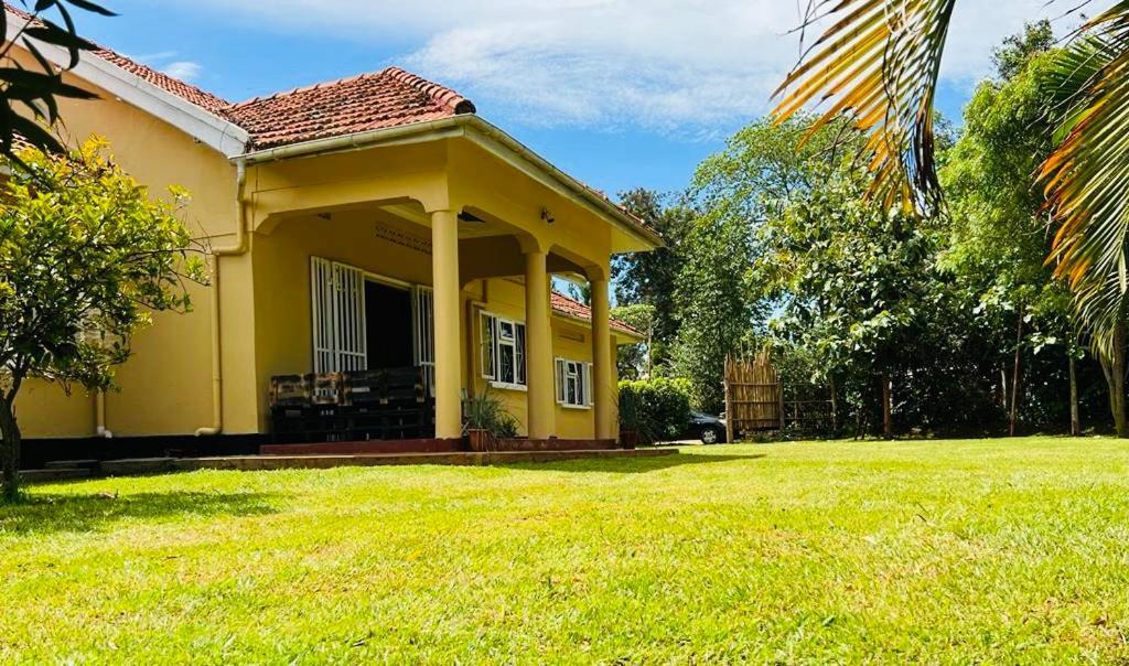 Buutu Nest Bed and Breakfast Τζίντζα Εξωτερικό φωτογραφία