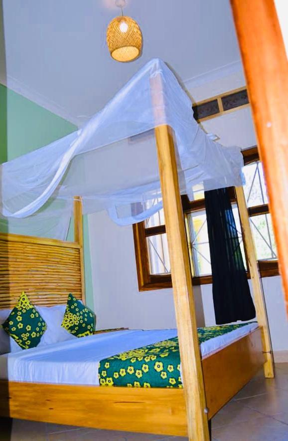 Buutu Nest Bed and Breakfast Τζίντζα Εξωτερικό φωτογραφία